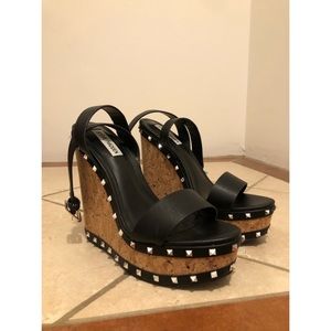 Steve Madden Women’s Behati Studded Black/Cork Wedges size 10